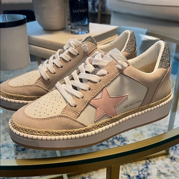 Vintage Havana Beige and Pink Star Sneakers - Picture 1 of 3